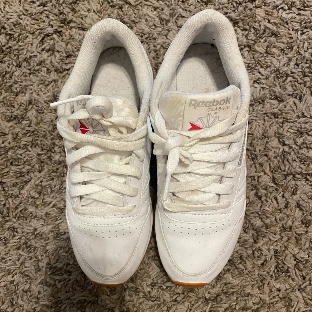 Great condition. Clean Reebok classics. - Picture 2 of 4